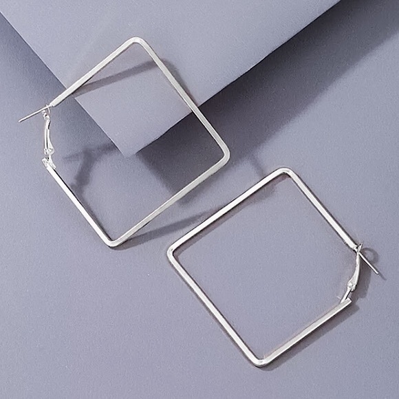 🔴𝟭𝟬/$𝟮𝟱🔴NEW Large Square Hoop Earrings - Picture 7 of 15